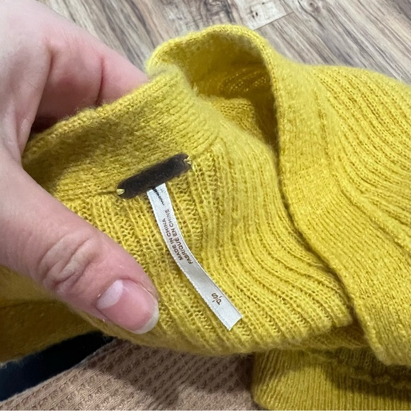 Free People Mimosa Ribbed Cropped V Neck Long Sleeve Sweater - Picture 9 of 10